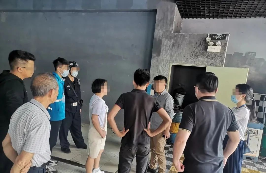 廢機(jī)油屬于危險廢物！一汽車公司交給無證經(jīng)營者處置最少罰60萬元！新固廢法時代危廢倉庫建設(shè)參考標(biāo)準(zhǔn)！不想被罰趕緊看！